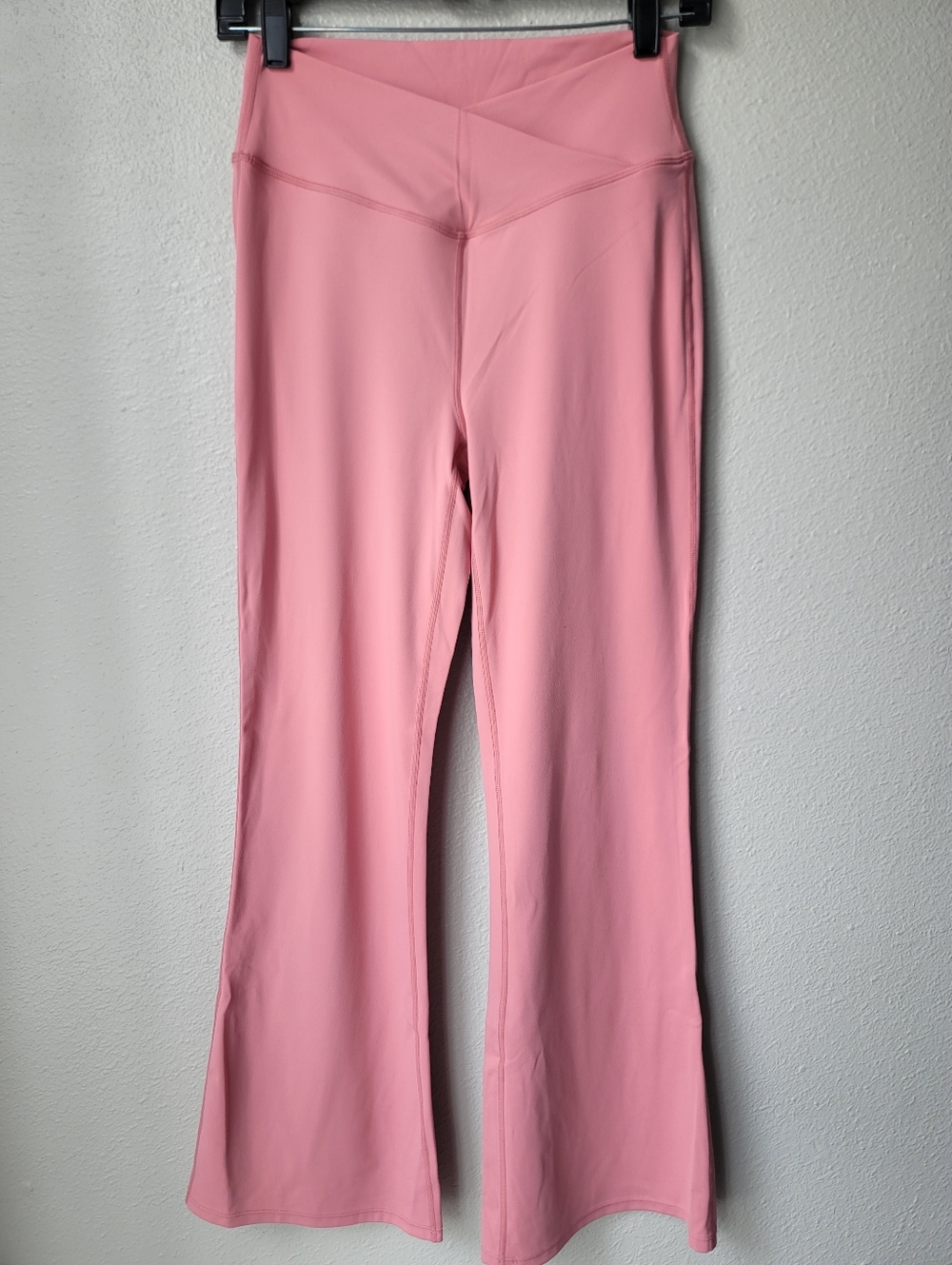 Halara High Waisted Crossover Flare Yoga Leggings Size Medium Petite Pink NWT